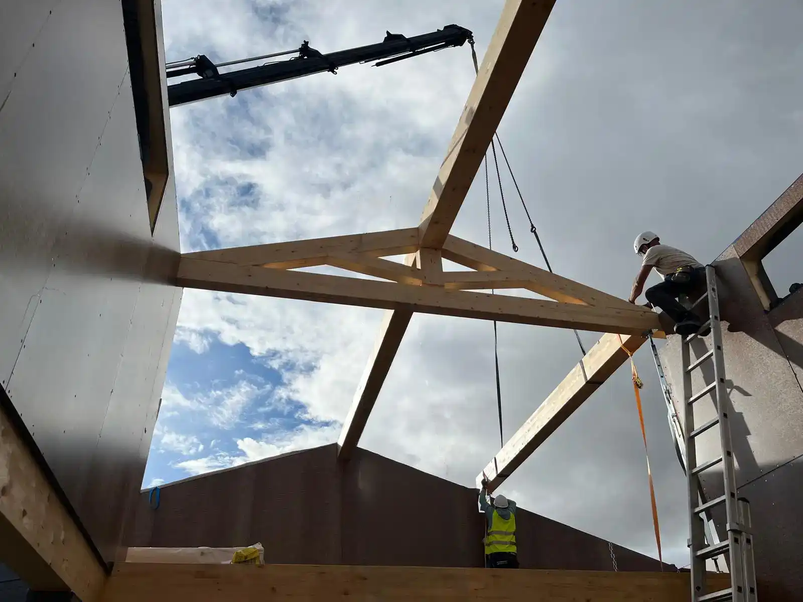 Proceso de construcción industrializada en madera por Ekuo